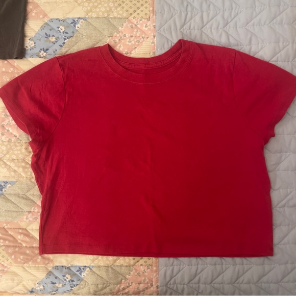 Cropped red tee - Picture 4 of 4